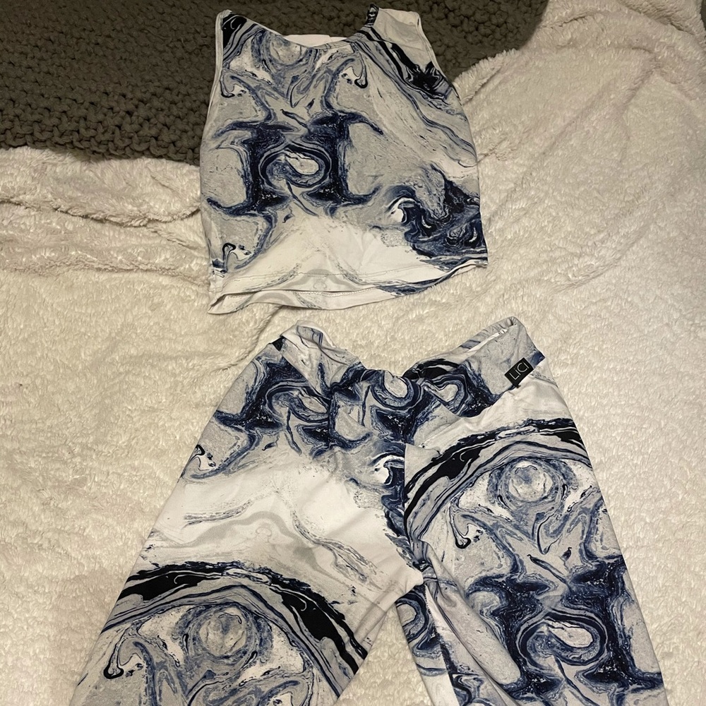 Lici fit waves set v cut scrunch butt